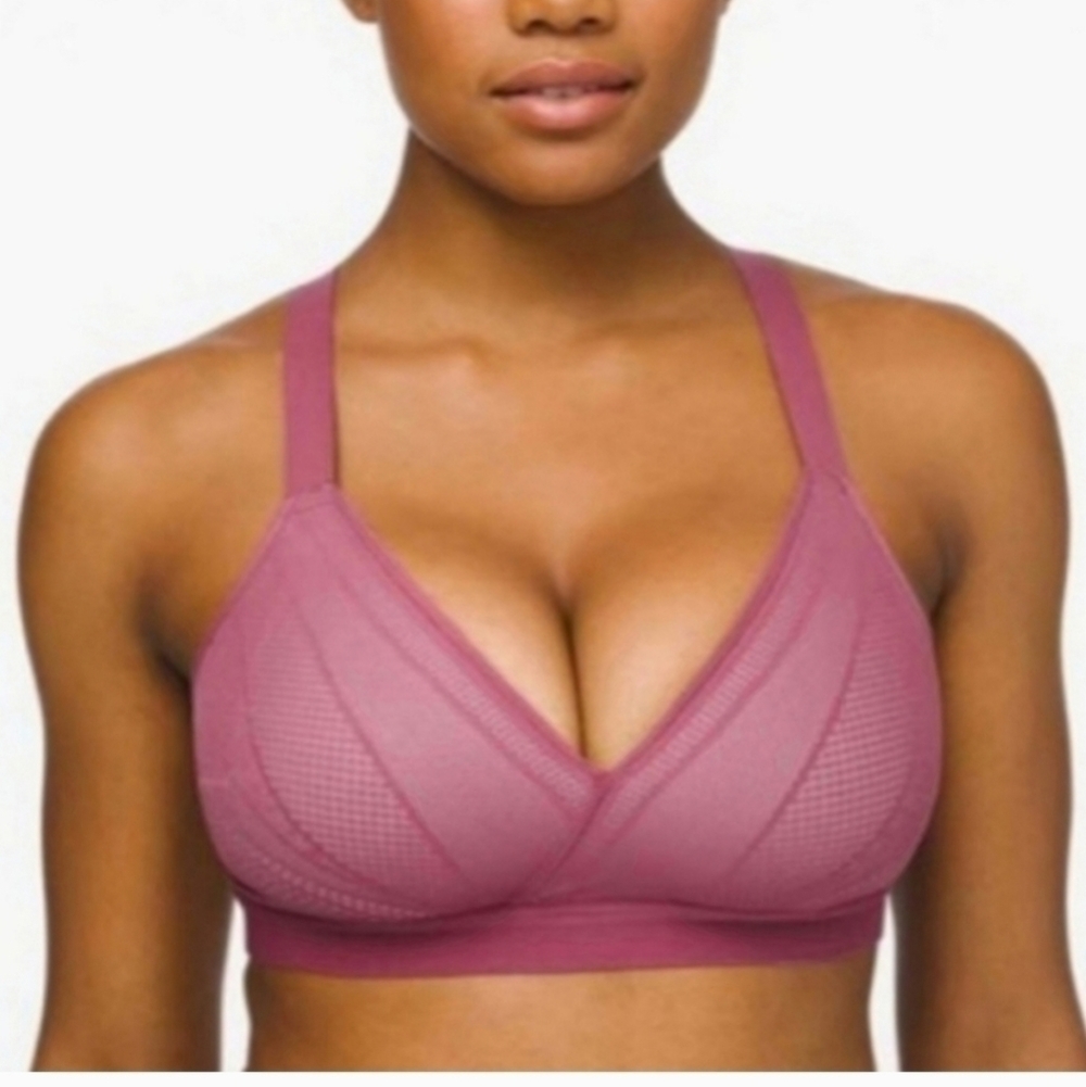 Lululemon everyday bra Lycra awake to lace bra plumful/ smoky blush 32D
